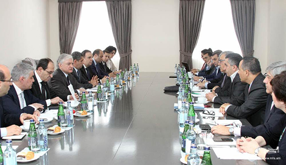 ARF Hai Tahd representatives meet with Armenia's Foreign Minister Edward Nalbandian