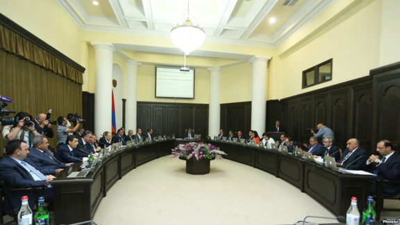 Prime Minister Karen Karapetyan at a cabinet meeting on Sept. 22