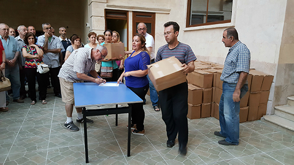 Distribution of relief in Aleppo
