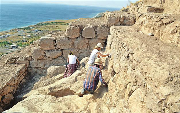 Excavators work at the Urartu Castle site near Van (Source: DHA Photos)