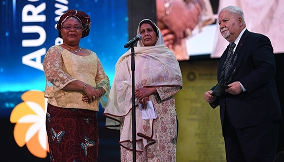 100 LIVES Co-Founder Vartan Gregorian with Selection Committee Member Leymah Gbowee and Aurora Prize finalist Syeda Ghulam Fatima (Photo: Aurora Prize)