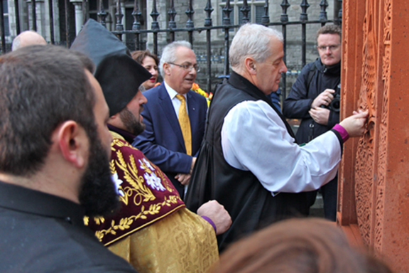 Bishop Hovakin Manukyan and Archbishop Michael Jackson during the dedication of the Khachkar  (Photo Cerdit Dioceses of Dublin and Glendalough)