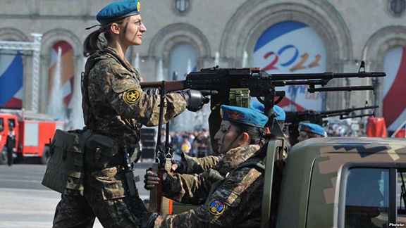Female soldiers take part in a military parade in Yerevan (Source: RFE/RL)