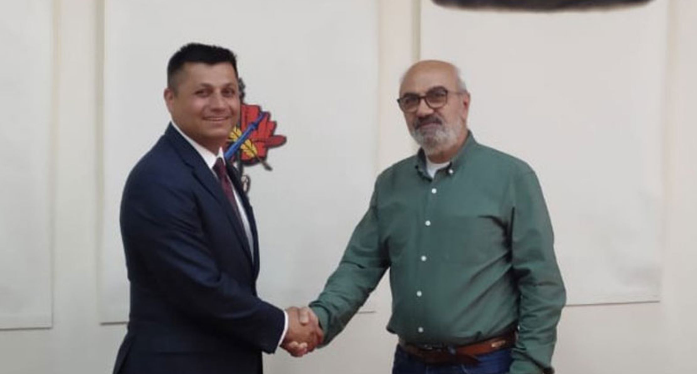 ՀՅԴ Մամլոյ դիւանը կը հաղորդէ, որ շաբաթ, 26 ապրիլին, ՀՅԴ Բիւրոյի «Քրիստափոր Միքայէլեան» կեդրոնին մէջ, ՀՅԴ Բիւրոյի անդամ Խաժակ Մկրտիչեան ընդունեց Քիւրտիստանի Ազգային միութիւն կուսակցութեան բանբեր Հեմըն Մամրաշը, որ Հայաստան այցելած էր գլխաւորելով Իրաքի Քրտական ինքնավար մարզը ներկայացնող պատուիրակութիւն մը` մասնակցելու համար Հայոց ցեղասպանութեան 110-ամեակին նուիրուած ոգեկոչումին: Հանդիպման ընթացքին զրուցակիցները շեշտեցին հայ-քրտական յարաբերութիւններուն կարեւորութիւնը, քննարկեցին