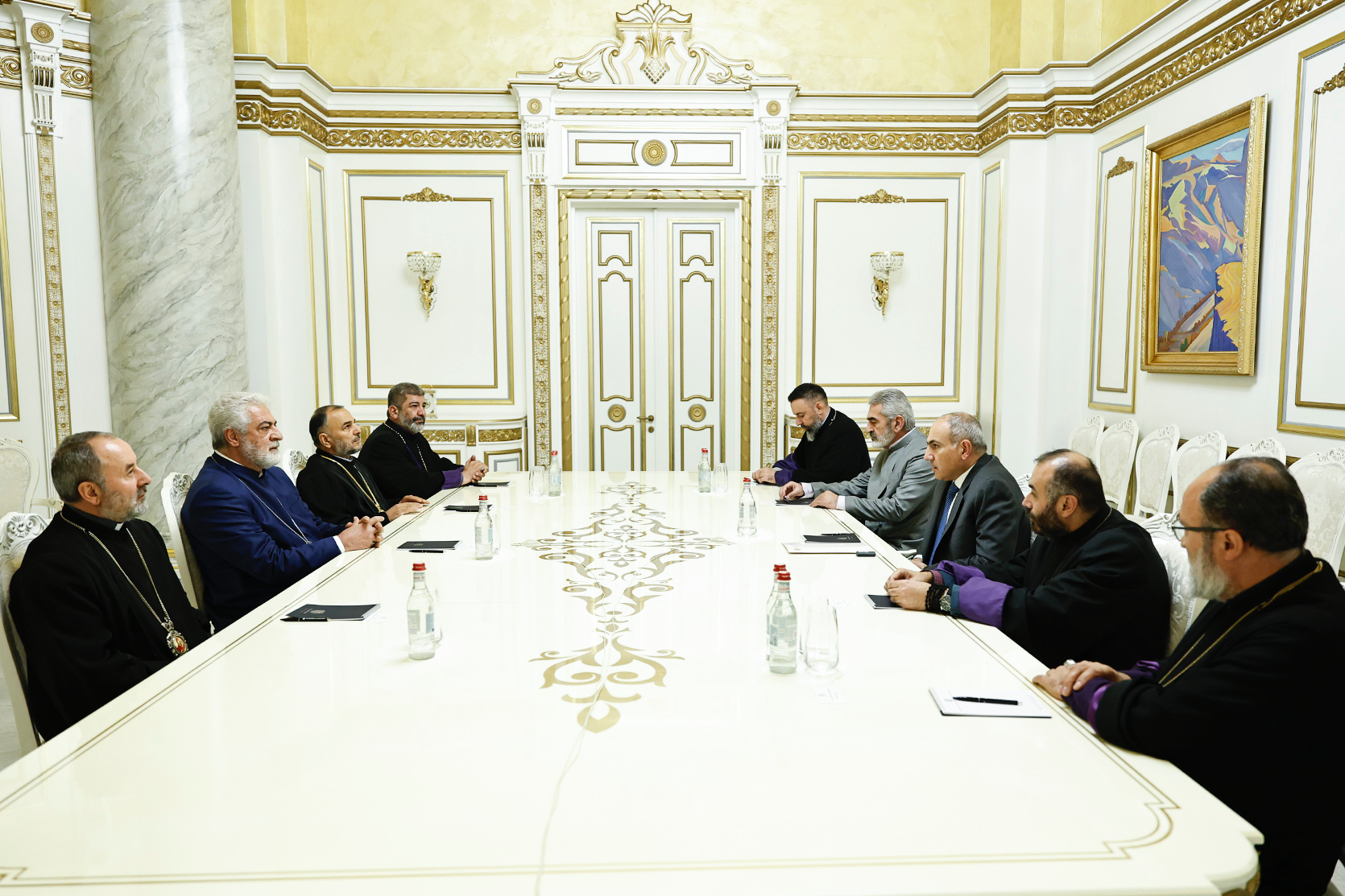 By Harut Sassounian Several critical developments took place last week that further complicated the confrontation between the Armenian Church and the government. Since June, Prime Minister Nikol Pashinyan has sought to depose the Catholicos of All Armenians, Karekin II, and replace him with a more compliant clergyman, thereby violating the constitutional separation of Church and