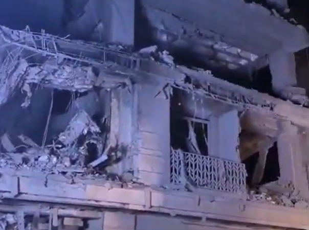 Իրանի դէմ Միացեալ Նահանգներու եւ Իսրայէլի ռազմական գործողութիւններու հետեւանքով հրթիռային հարուածի թիրախ դարձած է Թեհրանի հին հայկական Մաջիտիէ թաղամասին մէջ գտնուող բնակելի շէնք մը, կը հաղորդէ Հայաստանի մէջ Իրանի դեսպանատունը։ Տեղեկութիւններու համաձայն՝ բարեբախտաբար բնակչութեան մէջ զոհեր չեն արձանագրուած, սակայն որոշ բնակիչներ փլատակներուն տակ մնացած են, եւ փրկարարական աշխատանքները կը շարունակուին։ Մաջիտիէն կը համարուի Թեհրանի հին