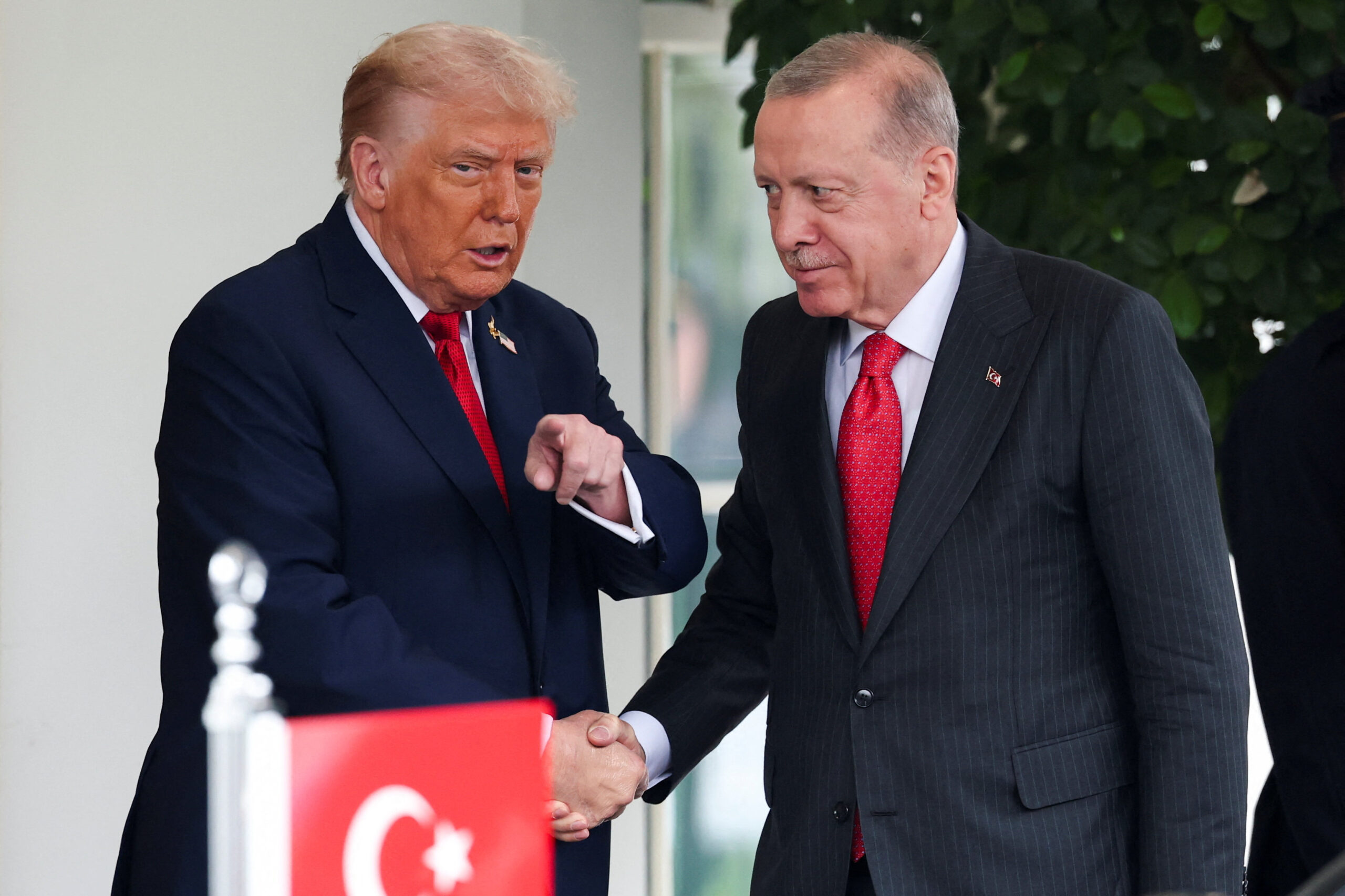 (Horizon Media / WASHINGTON) — Turkey’s Ministry of National Defence has signed a one-year, $2.4 million contract with a prominent Washington lobbying firm closely connected to US President Donald Trump, as Ankara intensifies efforts to return to the F-35 fighter jet programme. According to US Department of Justice filings cited by Middle East Eye, Ballard